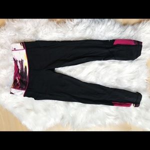 Barely worn Lululemon crop leggings!